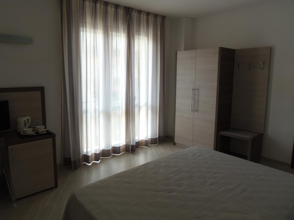 Hotel Lido Inn ลิโด ดิ กามาโยเร ห้อง รูปภาพ