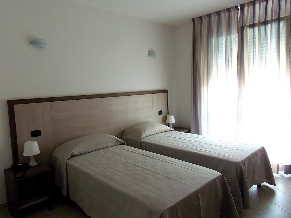 Hotel Lido Inn ลิโด ดิ กามาโยเร ห้อง รูปภาพ