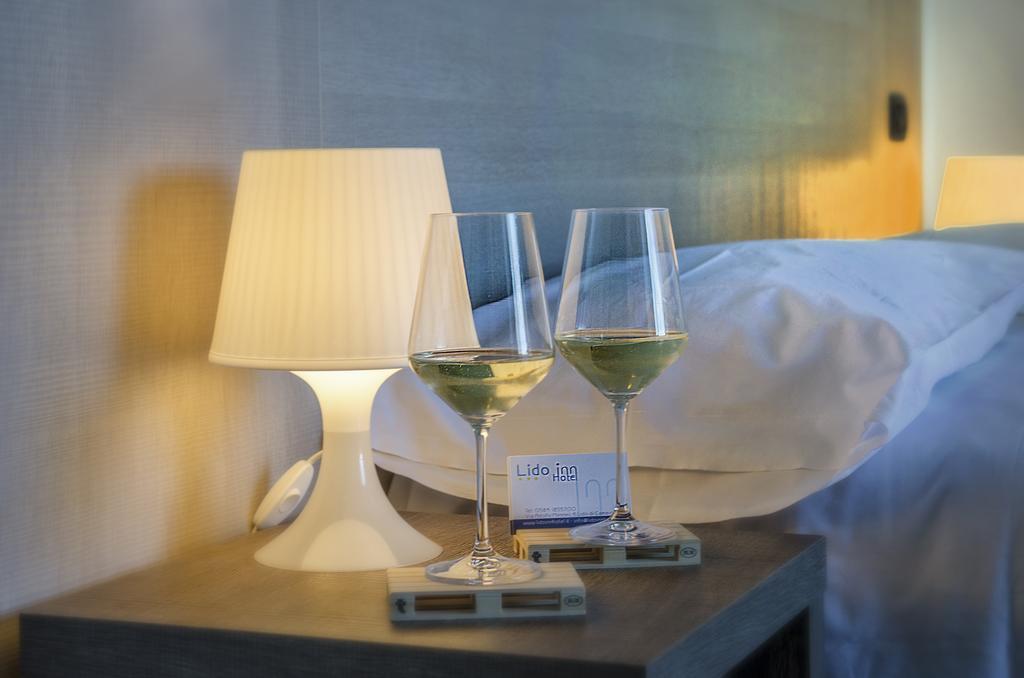 Hotel Lido Inn ลิโด ดิ กามาโยเร ภายนอก รูปภาพ