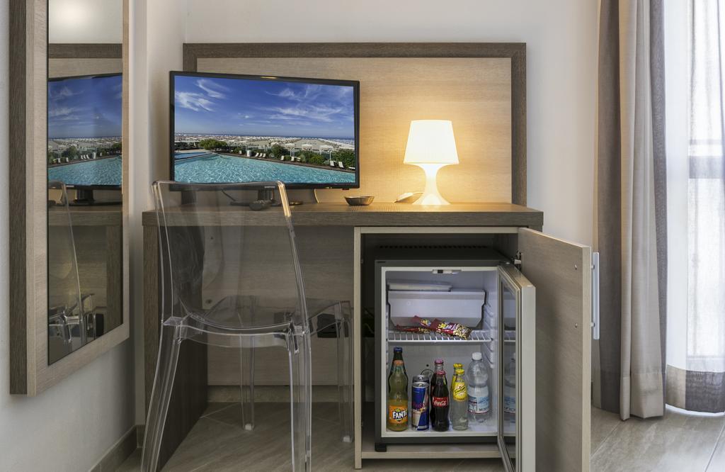 Hotel Lido Inn ลิโด ดิ กามาโยเร ภายนอก รูปภาพ