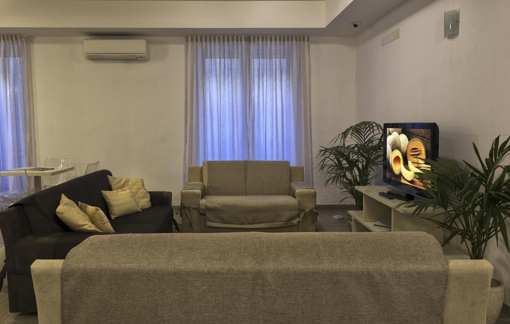Hotel Lido Inn ลิโด ดิ กามาโยเร ภายนอก รูปภาพ